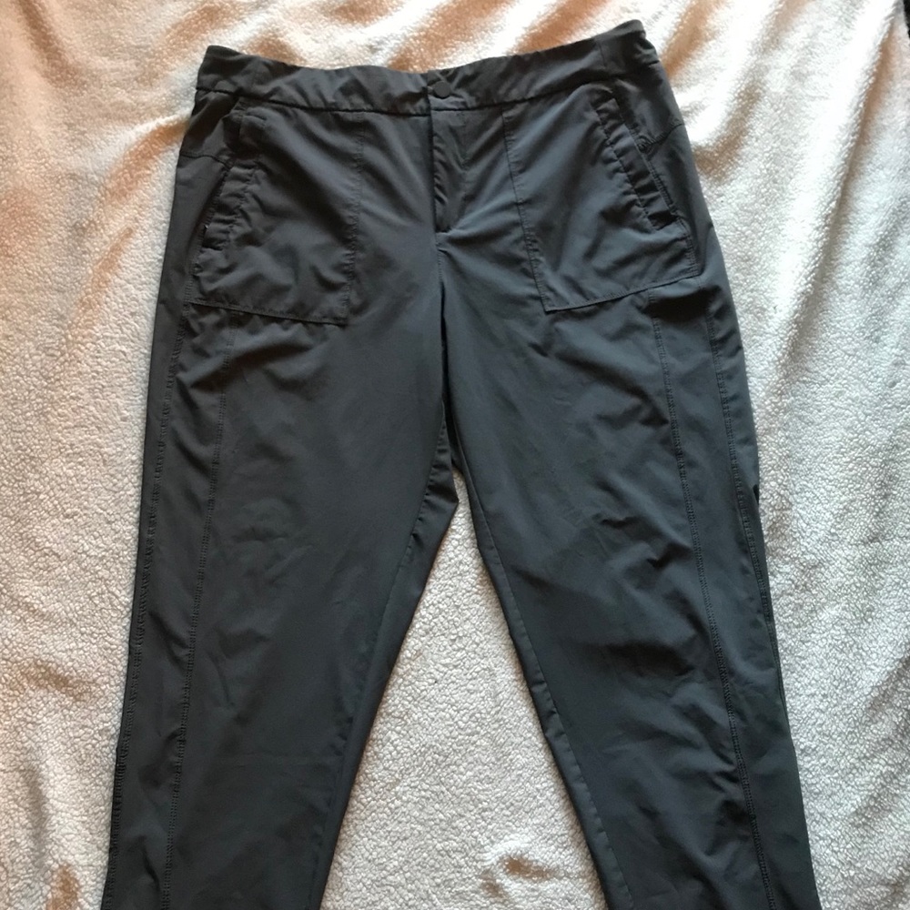 Crop Polyester and Spandex Pants